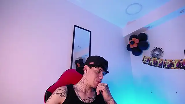 Snapshot of Anhonymus_ chatting on 10-23-25, 03:50 Anhonymus online show from 10-23-25, 03:50