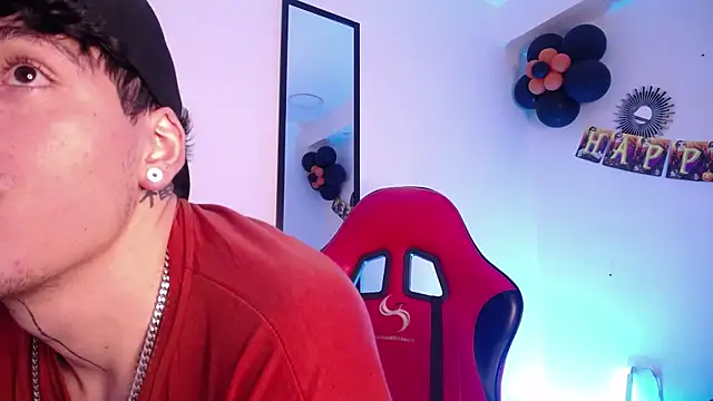 Snapshot of Anhonymus_ chatting on 10-24-25, 04:09 Anhonymus online show from 10-24-25, 04:09