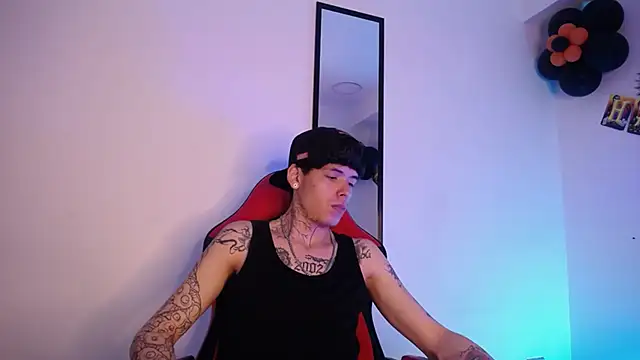 Snapshot of Anhonymus_ chatting on 10-30-25, 03:30 Anhonymus online show from 10-30-25, 03:30