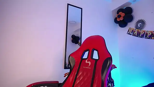 Snapshot of Anhonymus_ chatting on 10-31-25, 04:24 Anhonymus online show from 10-31-25, 04:24