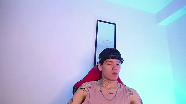 Snapshot of Anhonymus_ chatting on 11-06-25, 04:02 Anhonymus online show from 11-06-25, 04:02