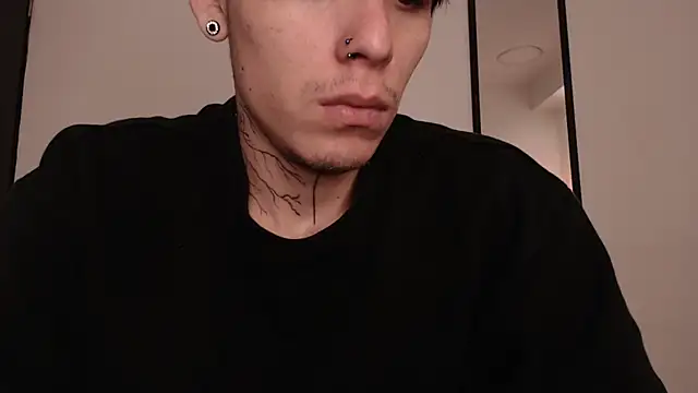 Snapshot of Anhonymus_ chatting on 11-14-25, 09:02 Anhonymus online show from 11-14-25, 09:02