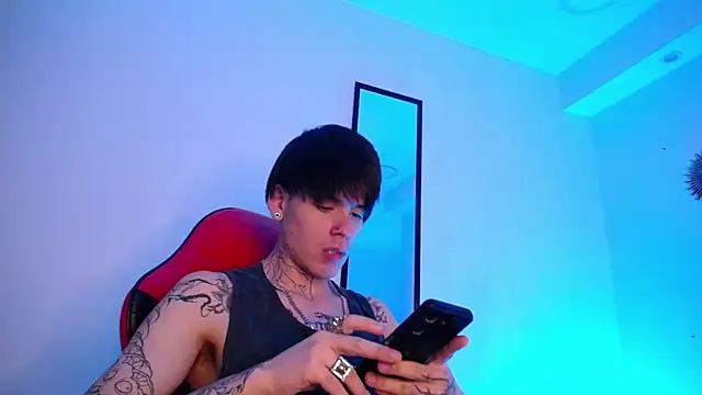 Snapshot of Anhonymus_ chatting on 11-20-25, 03:39 Anhonymus online show from 11-20-25, 03:39