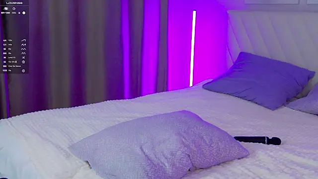 Snapshot of Alice_Cire chatting on 10-09-25, 07:39 Alice Cire online show from 10-09-25, 07:39