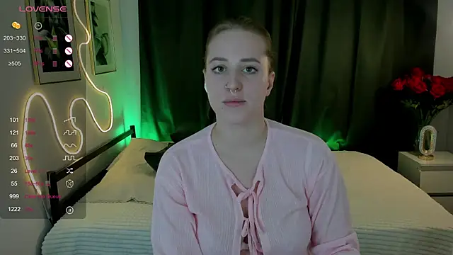 Alice Cire online show from 11-22-25, 03:00