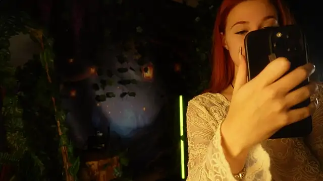 Snapshot of eliz_gallen chatting on 10-24-25, 06:59 eliz gallen online show from 10-24-25, 06:59