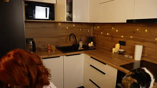 Snapshot of eliz_gallen chatting on 11-13-25, 06:51 eliz gallen online show from 11-13-25, 06:51