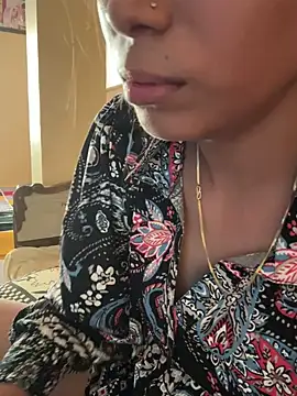 Snapshot of Romantic-jeeva chatting on 09-21-25, 09:22 Romantic-jeeva online show from 09-21-25, 09:22