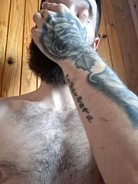 Snapshot of eetme827 chatting on 11-09-25, 12:58 eetme827 online show from 11-09-25, 12:58