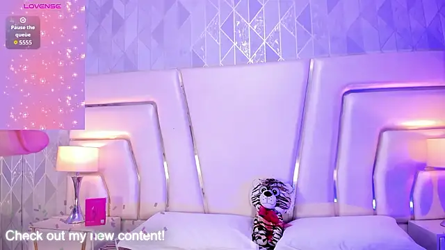 HatsaJones online show from 03-07-26, 03:58