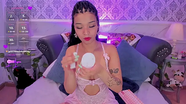 Snapshot of DaniCollinn_ chatting on 03-17-26, 01:36 DaniCollinn online show from 03-17-26, 01:36