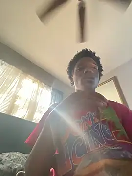 Snapshot of dmmeformerch chatting on 02-22-26, 09:02 dmmeformerch online show from 02-22-26, 09:02