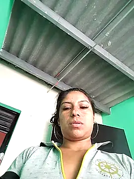 AnggelicaSwan21 online show from 09-30-25, 03:17