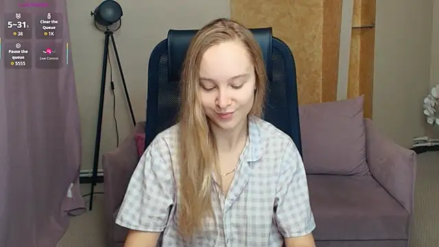 SoonMoor online show from 12-17-25, 06:58