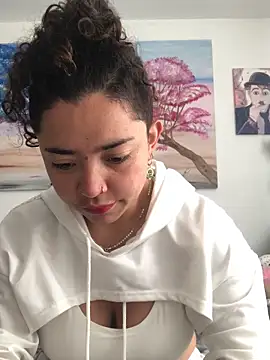 Paris 11 online show from 11-18-25, 02:10