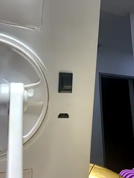 TiffanyyLam online show from 10-21-25, 11:44