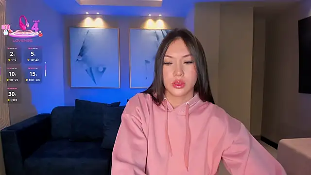 AnnaHoffman  online show from 10-03-25, 02:14