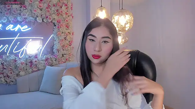 Snapshot of MayaMoretti_ chatting on 10-21-25, 03:29 MayaMoretti online show from 10-21-25, 03:29