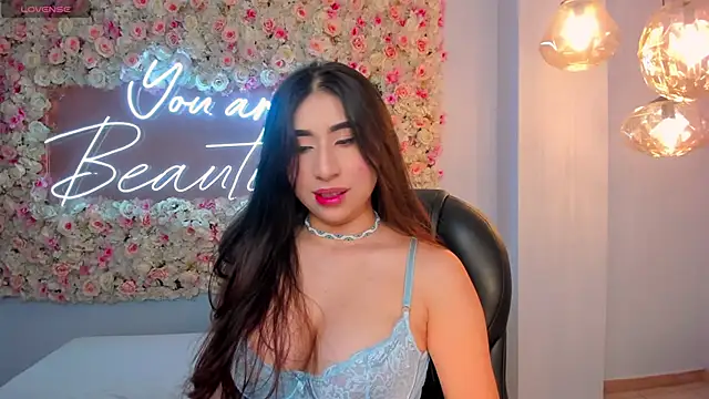 Snapshot of MayaMoretti_ chatting on 10-24-25, 03:36 MayaMoretti online show from 10-24-25, 03:36