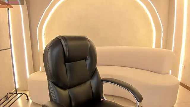 NinaBlum online show from 11-07-25, 07:36