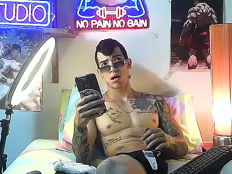 Strongcockfitness online show from 10-20-25, 02:28