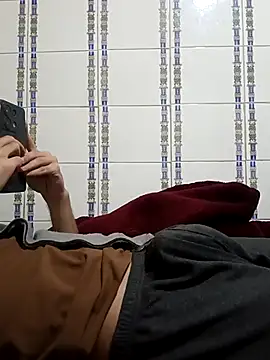 BeakedMezuza online show from 04-12-26, 09:03