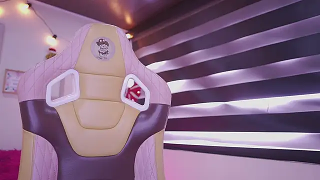 Rebecah 1 online show from 12-22-25, 01:41