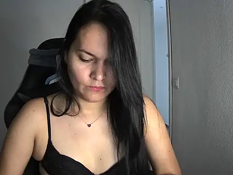 Snapshot of dulvolkova chatting on 10-14-25, 07:53 dulvolkova online show from 10-14-25, 07:53