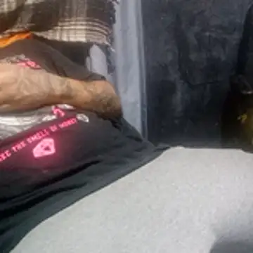 Snapshot of johnboones10 chatting on 04-15-26, 09:37 johnboones10 online show from 04-15-26, 09:37