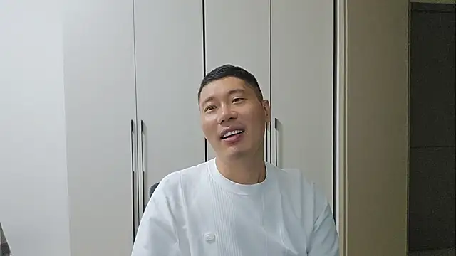 Snapshot of Buryerry-B chatting on 09-18-25, 12:40 Buryerry-B online show from 09-18-25, 12:40