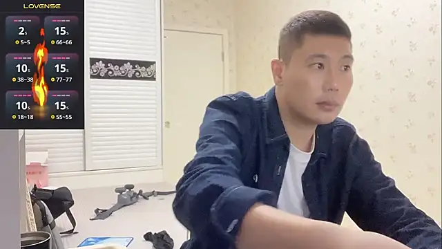 Snapshot of Buryerry-B chatting on 09-23-25, 09:56 Buryerry-B online show from 09-23-25, 09:56