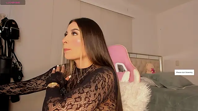 Snapshot of Lauuuuuuuu_ chatting on 02-07-26, 03:32 Lauuuuuuuu online show from 02-07-26, 03:32