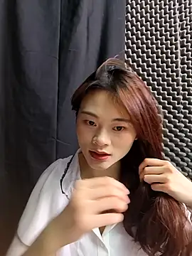 Snapshot of Xxq-20 chatting on 10-20-25, 07:53 Xxq-20 online show from 10-20-25, 07:53