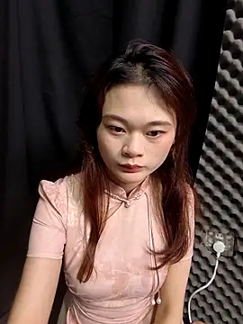 Snapshot of Xxq-20 chatting on 10-23-25, 08:35 Xxq-20 online show from 10-23-25, 08:35