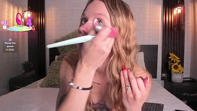 Brianna Bondd online show from 09-19-25, 02:40