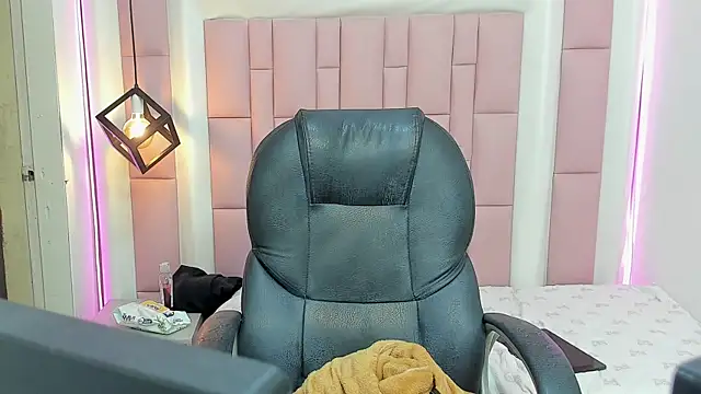 Iantwink18 online show from 10-10-25, 10:36