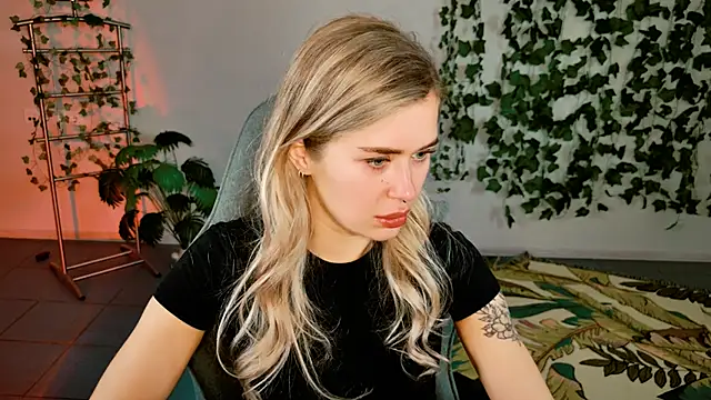 AdelLoyss online show from 09-10-25, 05:07