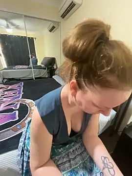 aussiepeaches online show from 11-11-25, 01:49