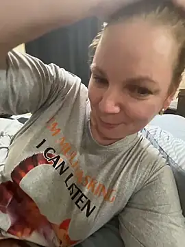 aussiepeaches online show from 11-11-25, 01:55