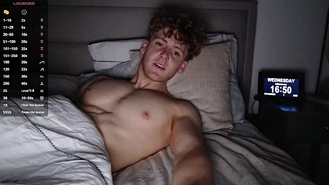 Snapshot of DominantAlex18 chatting on 11-05-25, 04:51 DominantAlex18 online show from 11-05-25, 04:51