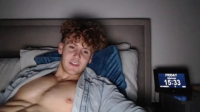 Snapshot of DominantAlex18 chatting on 11-14-25, 03:33 DominantAlex18 online show from 11-14-25, 03:33