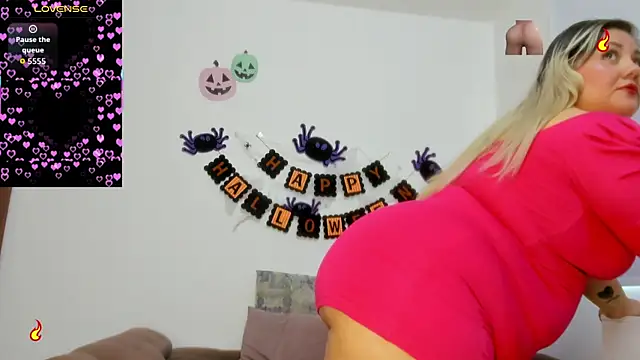 Snapshot of DashaKing1 chatting on 10-10-25, 12:37 DashaKing1 online show from 10-10-25, 12:37