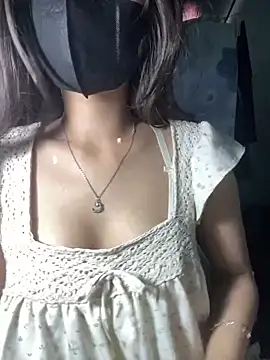 Fin-xinh18 online show from 10-05-25, 07:39