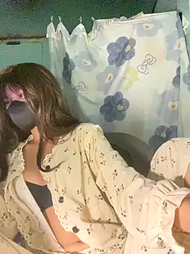 Fin-xinh18 online show from 10-18-25, 03:13