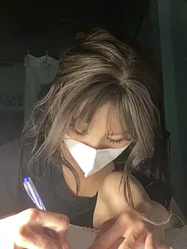 Fin-xinh18 online show from 11-07-25, 03:45