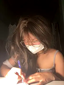 Fin-xinh18 online show from 11-11-25, 03:34