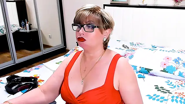 Snapshot of HappyWoman chatting on 10-25-25, 08:25 HappyWoman online show from 10-25-25, 08:25