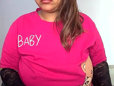 Snapshot of mrymlove chatting on 11-14-25, 05:06 mrymlove online show from 11-14-25, 05:06