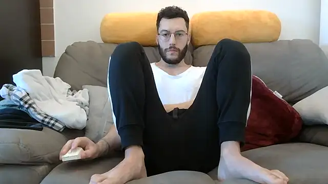 Snapshot of Amicisegreti chatting on 03-16-26, 06:39 Amicisegreti online show from 03-16-26, 06:39