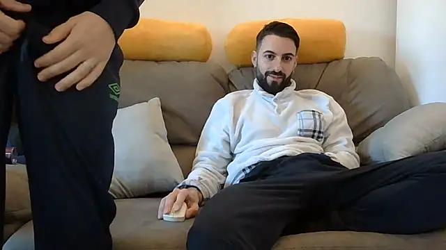 Snapshot of Amicisegreti chatting on 03-25-26, 06:30 Amicisegreti online show from 03-25-26, 06:30